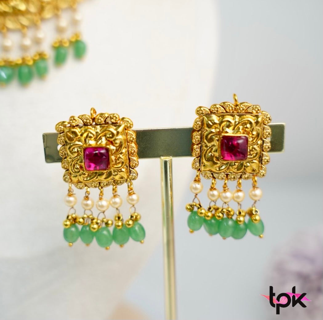 Gold Plated Traditional Choker set with Stud Earrings (Copper Base)