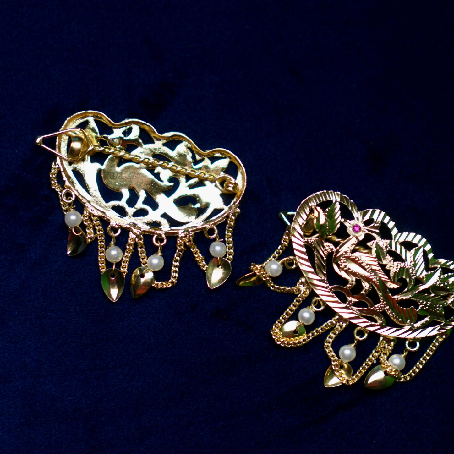 Gold Finished Morni Pippal Patti Hair Clips
