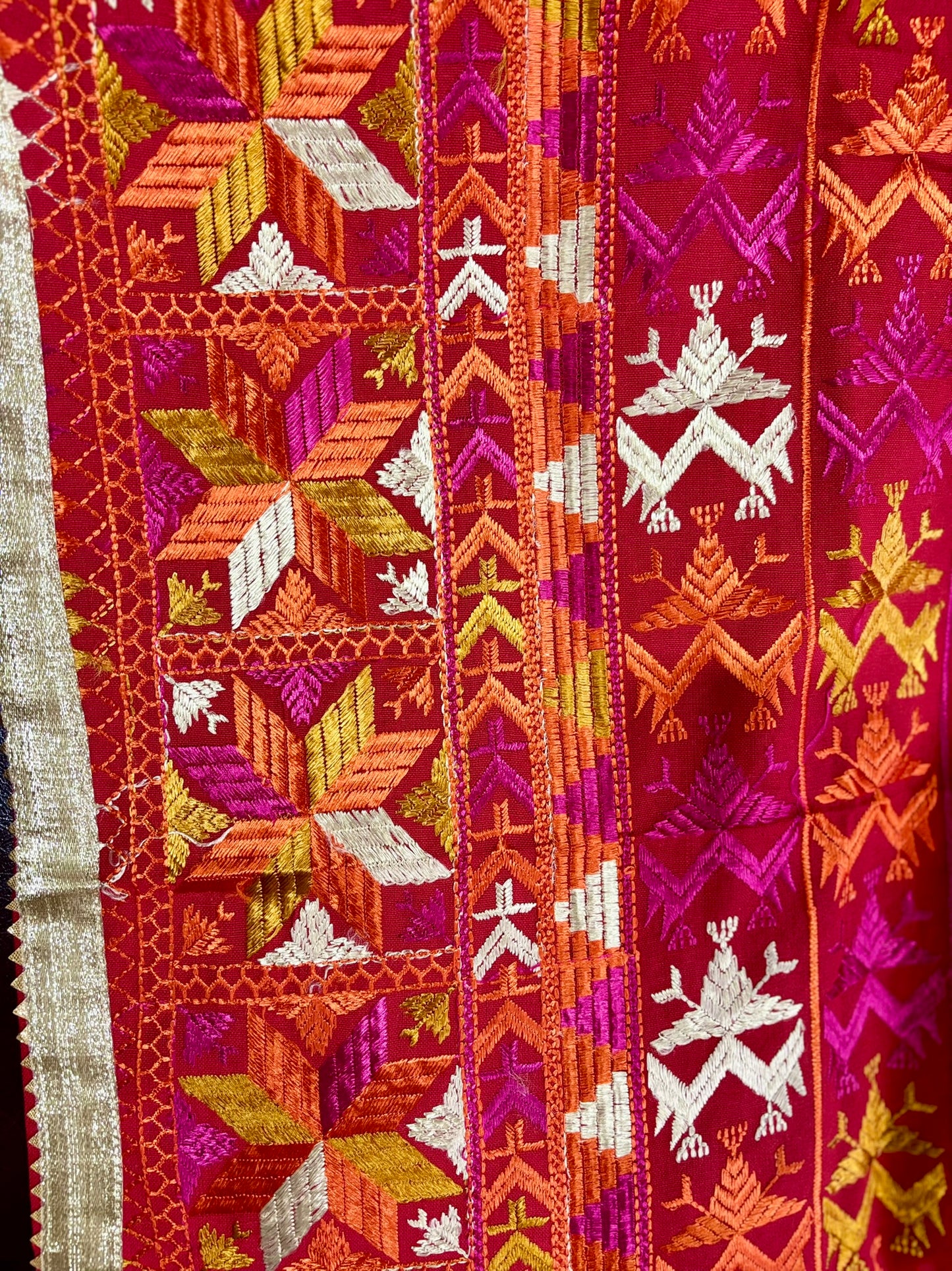 Red Khaddar Bagh Phulkari Dupatta