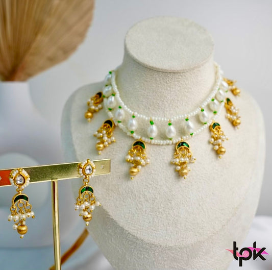 Pachi Kundan Chand Choker Set with Earrings