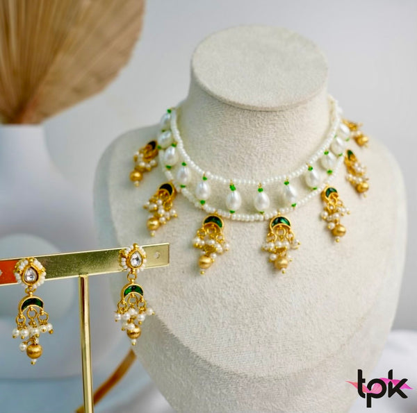 Pachi Kundan Chand Choker Set with Earrings