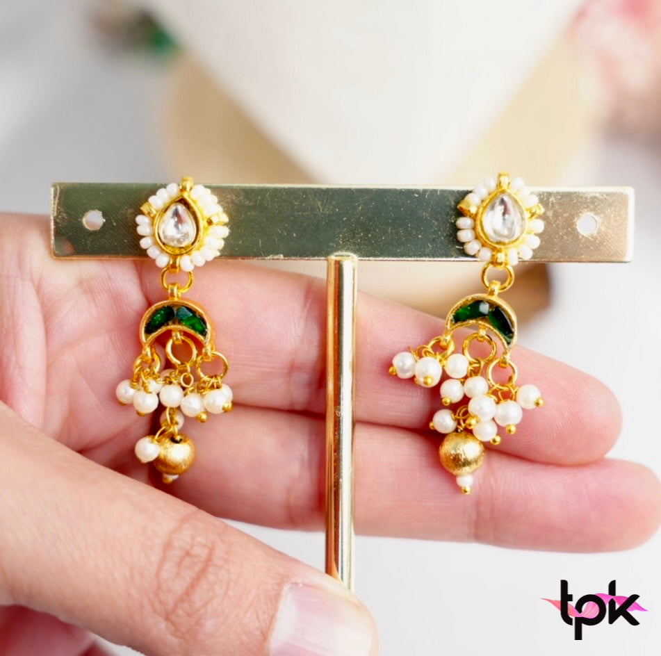 Pachi Kundan Chand Choker Set with Earrings