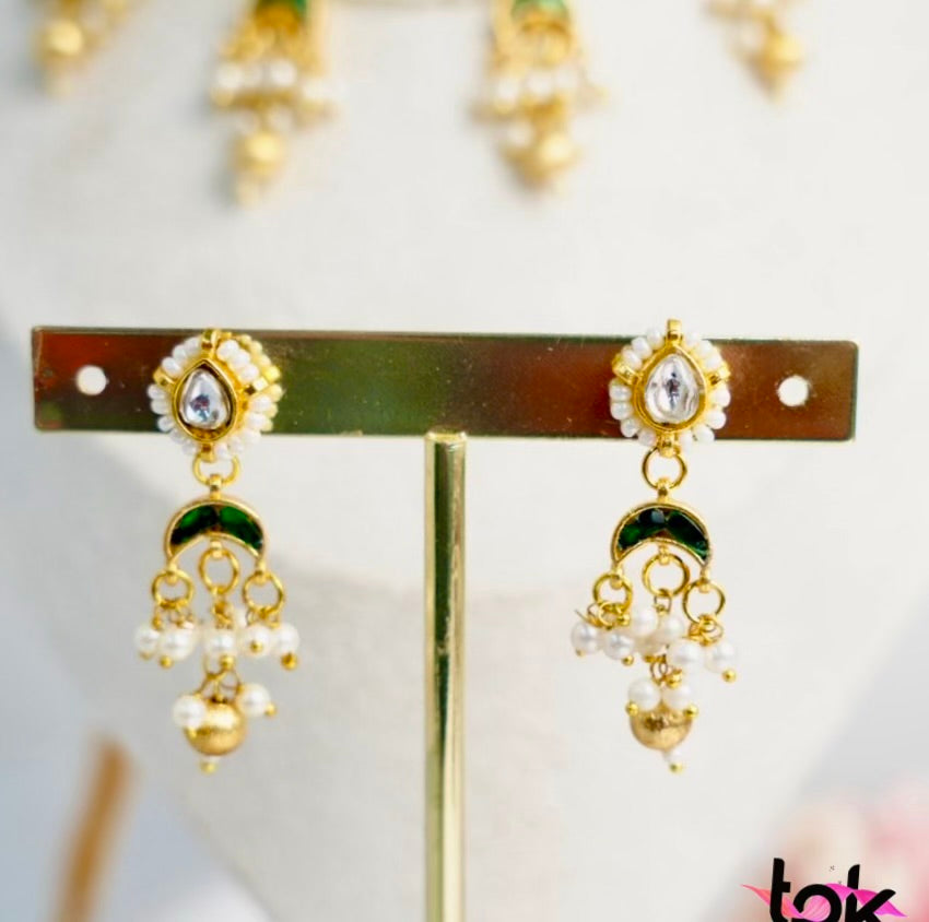 Pachi Kundan Chand Choker Set with Earrings