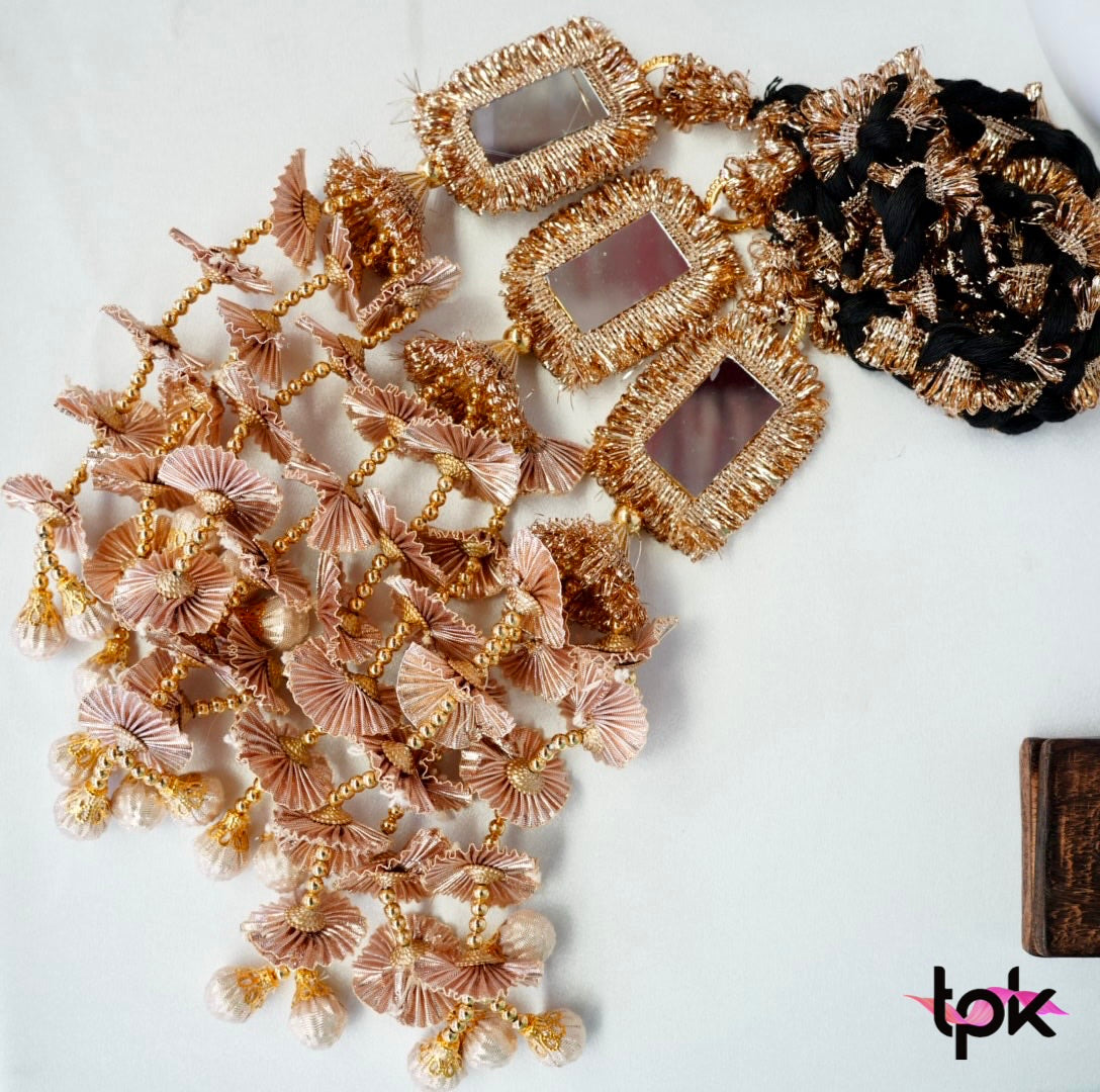 Mirror Charm Paranda