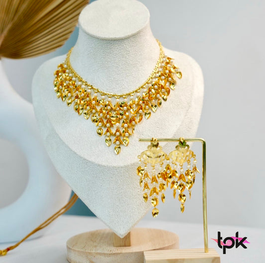 Gold Finished Pippal Patti Necklace Set