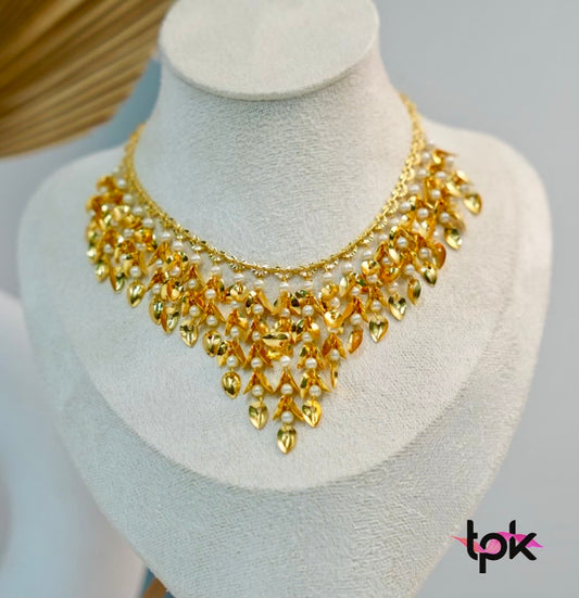 Gold Finished Pippal Patti Necklace Set
