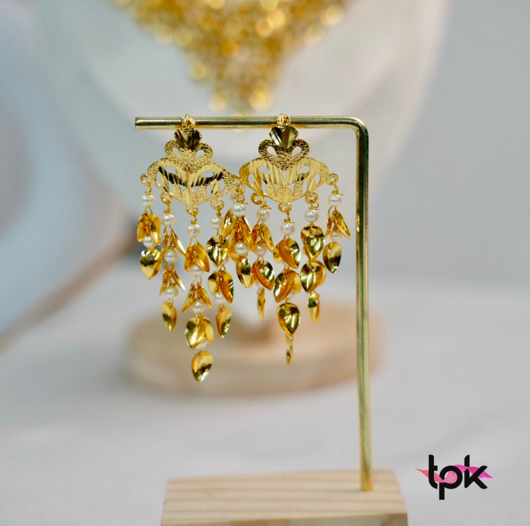 Gold Finished Pippal Patti Necklace Set