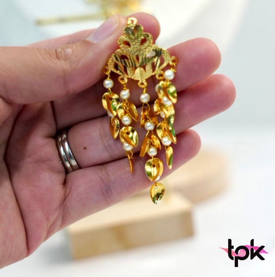 Gold Finished Pippal Patti Necklace Set