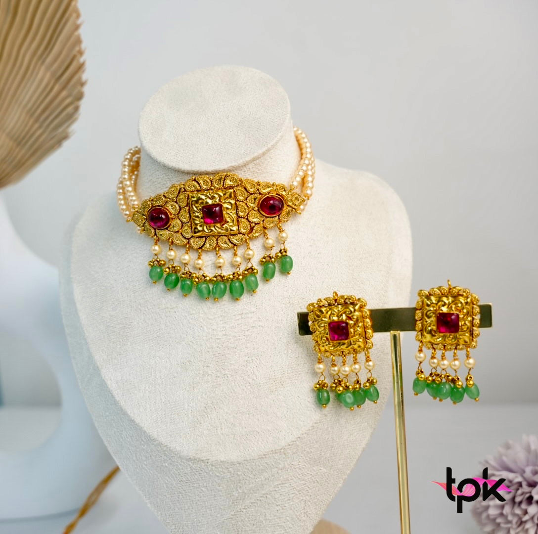 Gold Plated Traditional Choker set with Stud Earrings (Copper Base)