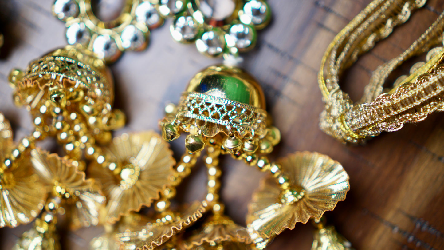 Kundan Mirror Punjabi Paranda with Golden Tassels