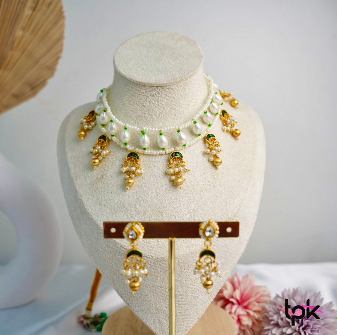 Pachi Kundan Chand Choker Set with Earrings