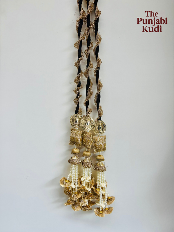 Golden Pearl Paranda – Handcrafted Punjabi Hair Accessory