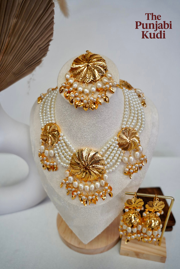 Traditional Punjabi Pattra Pearl Tikka Set with Wallian