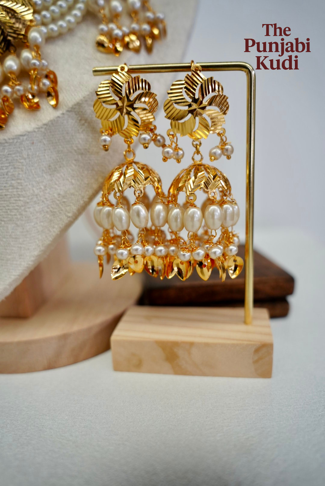 Traditional Punjabi Pattra Pearl Tikka Set with Wallian