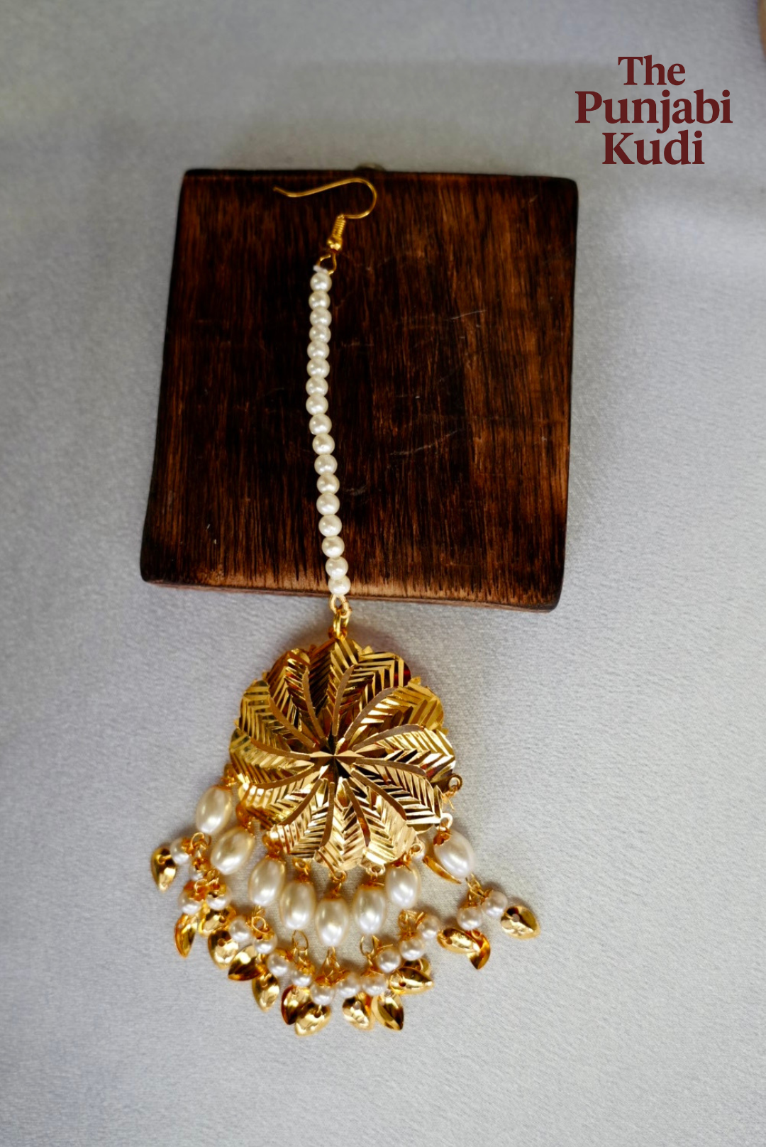 Traditional Punjabi Pattra Pearl Tikka Set with Wallian