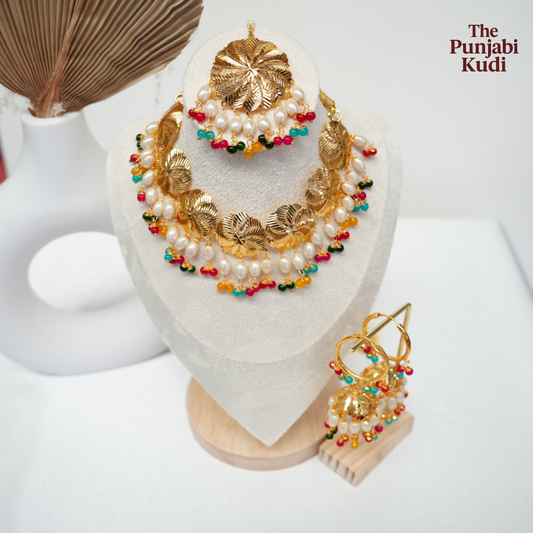 Traditional Punjabi Pattra Choker Tikka Set with Wallian in Multi color