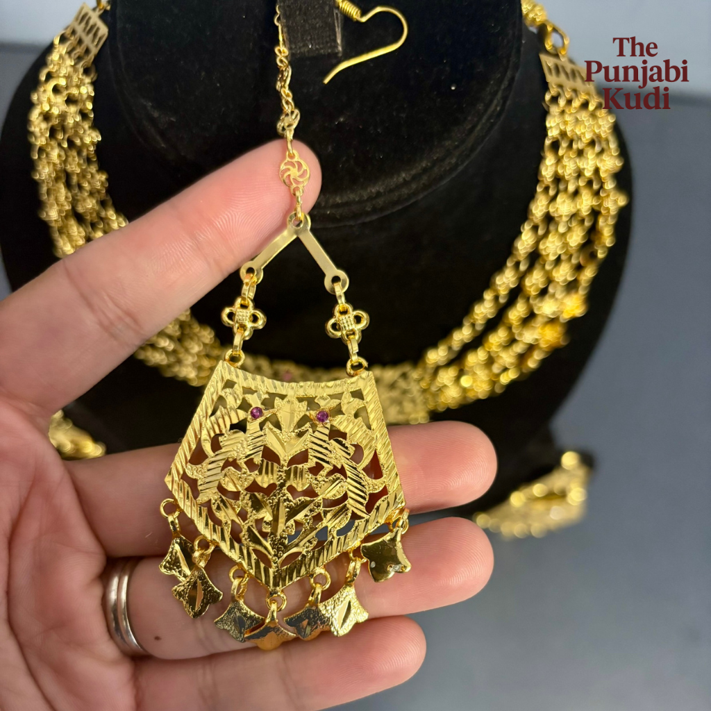 Gold Finished Pippal Patti Choker Set